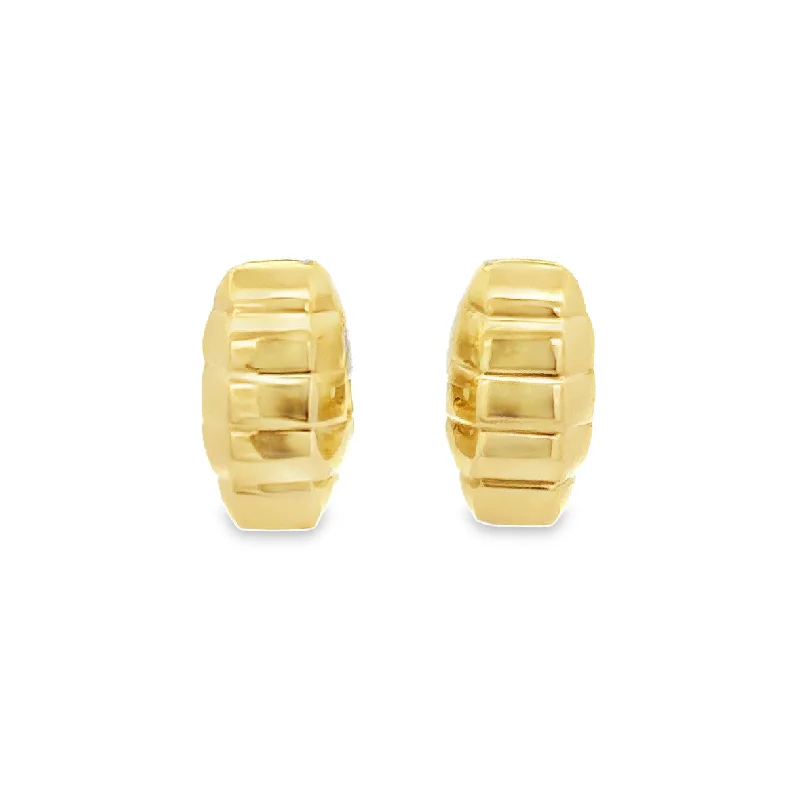 Ladies mixed-metal earrings-Ribbed Huggie Hoop Earrings in 18k Yellow Gold