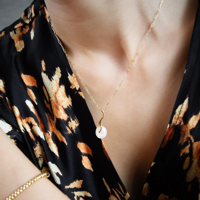 Ladies custom-made necklaces-Fluid Pearl Necklace