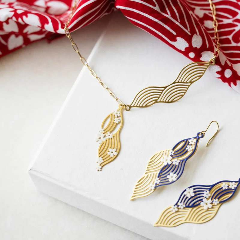 Ladies gold pendant necklaces-Floral Wave Asymmetrical Gold Necklace