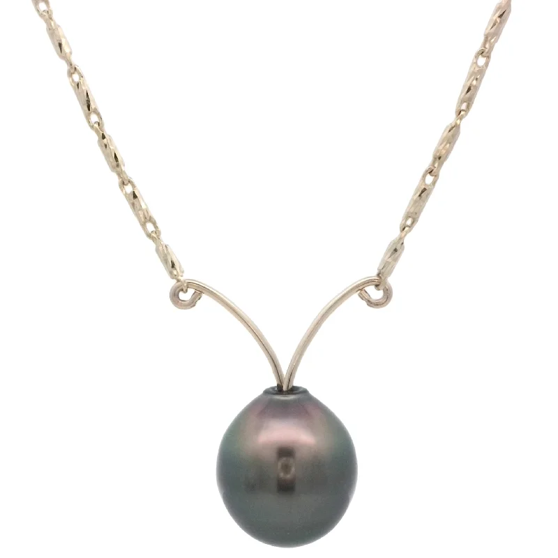 Ladies heart-shaped necklaces-Single Tahitian Pearl Necklace with "V"