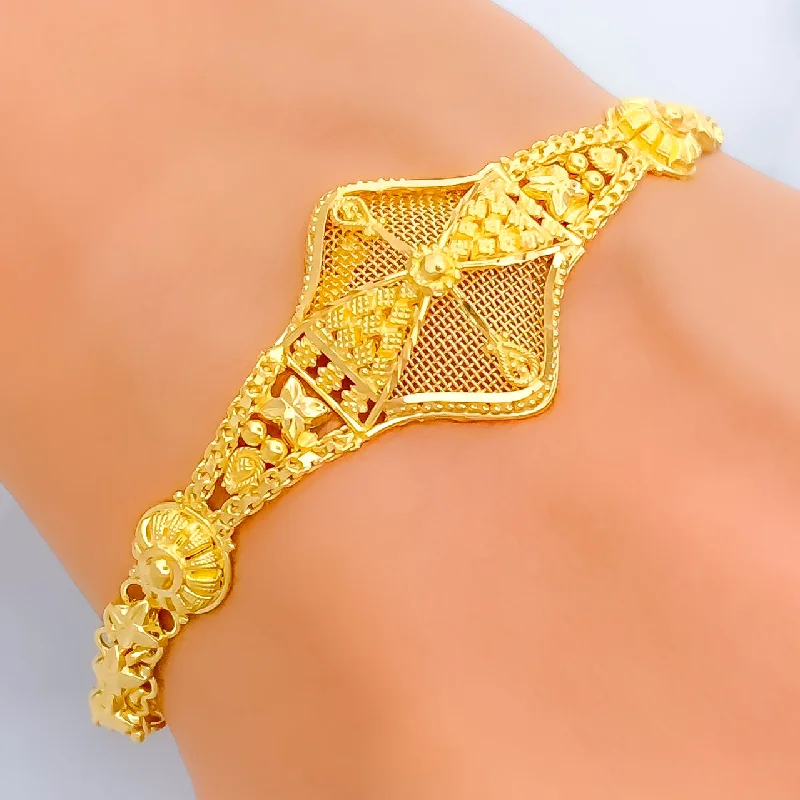 Ladies statement bracelets-Charming Intricate 22k Gold Bracelet