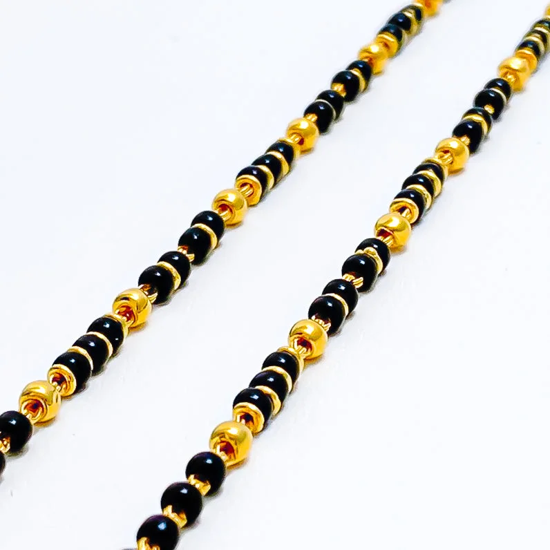 Ladies custom bracelets-Tasteful Lovely 22k Gold Black Bead Baby Bracelets