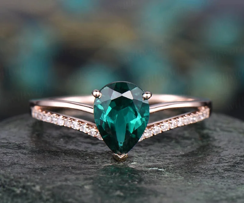 Ladies engagement rings with vintage designs-emerald engagement ring