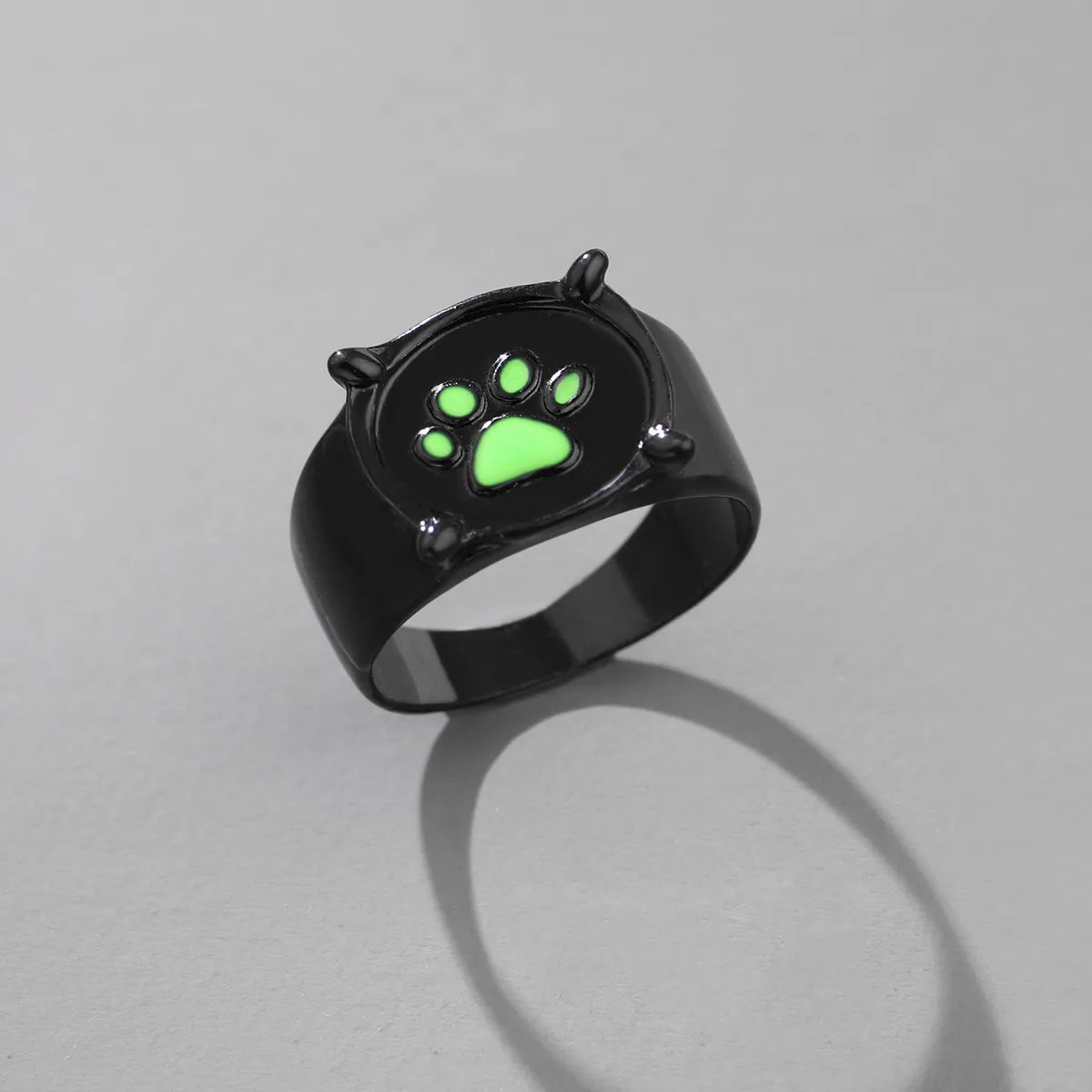 Ladies sapphire engagement rings-European And American Hot-Selling Rings Retro Black Cat Claw Fluorescent Ring Personalized Jewelry