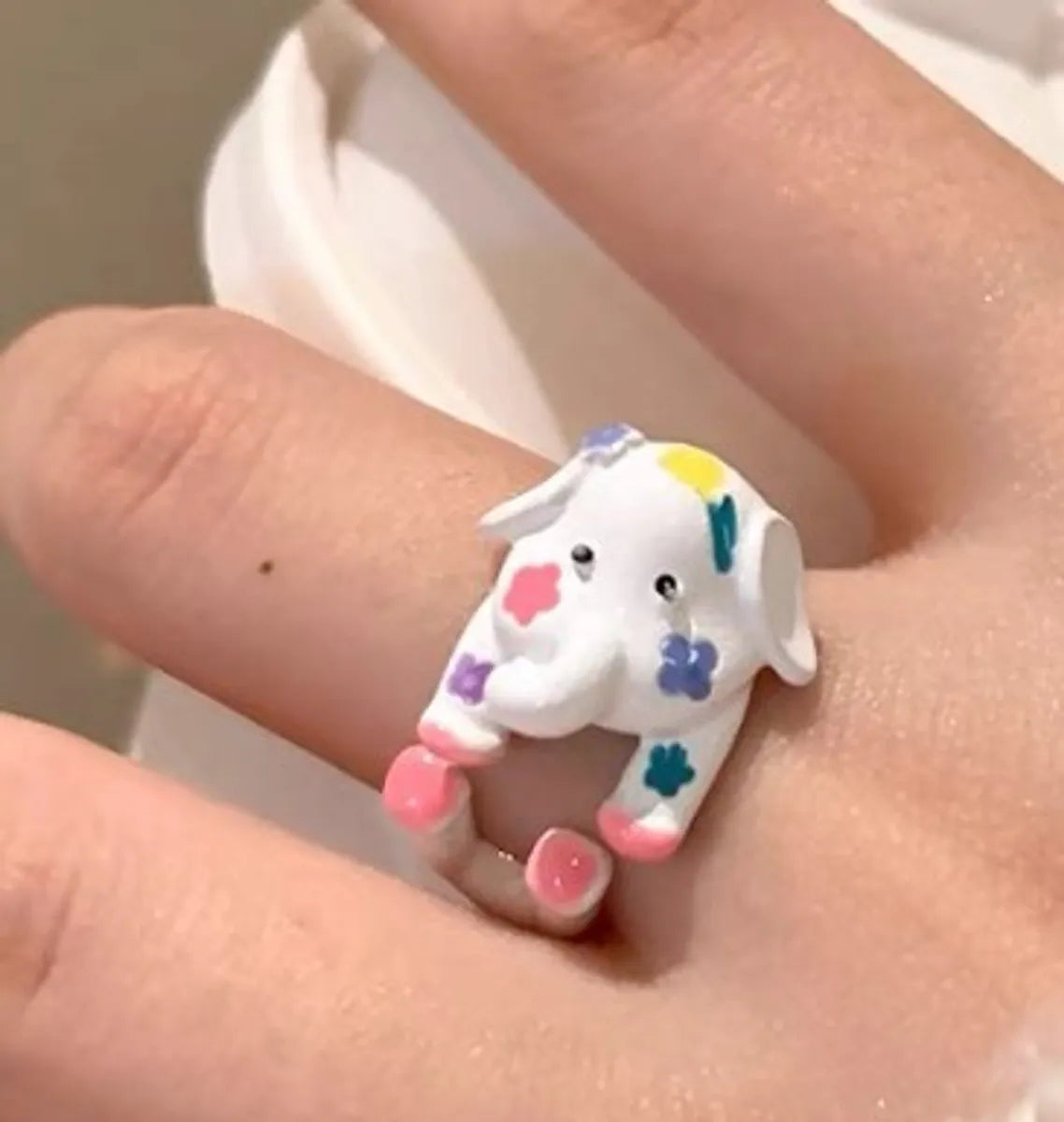 Small White Elephant Ring