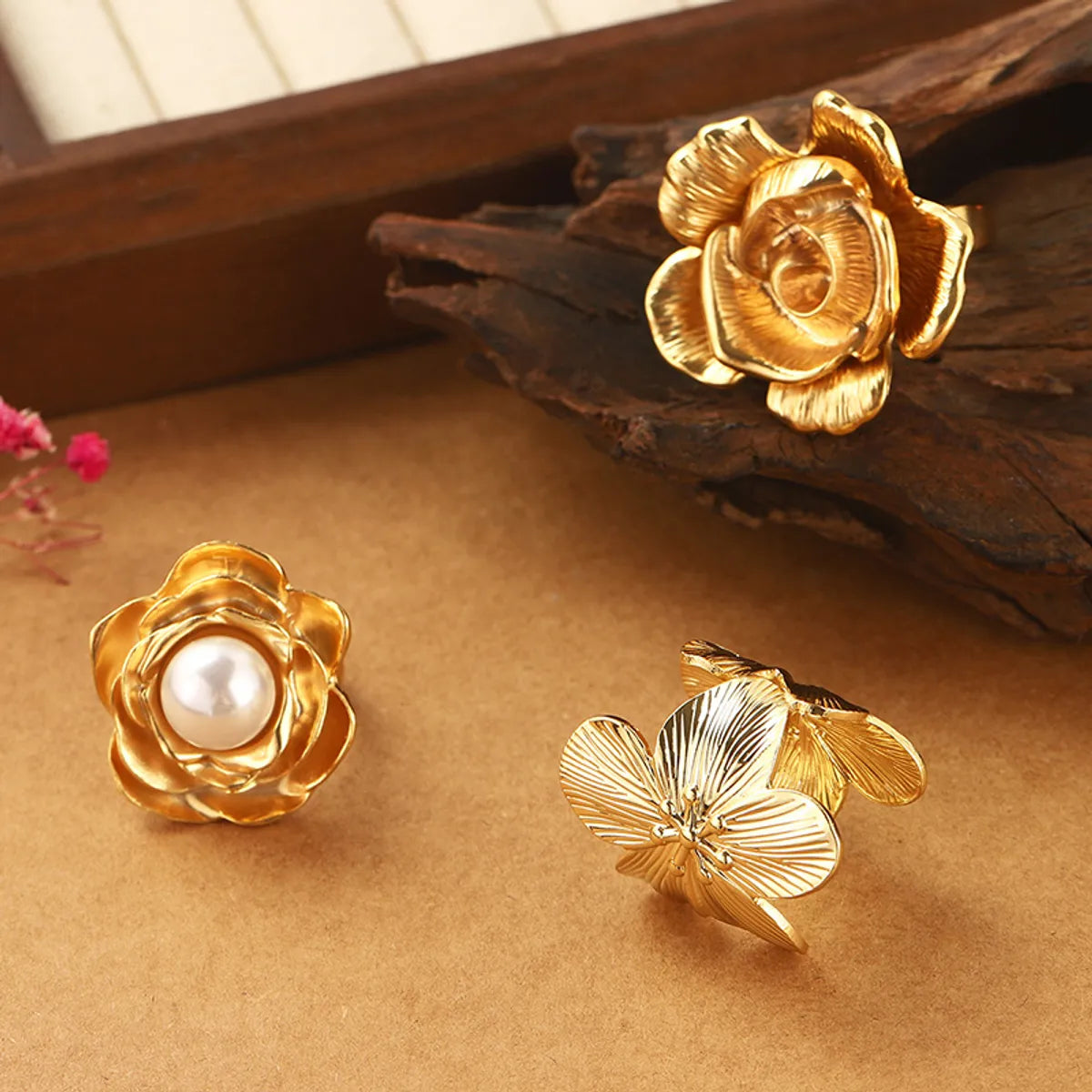 Ladies rings with colorful gemstones-Classical Retro French Style Flower Alloy Copper Plating Inlay Imitation Pearl 18K Gold Plated Women'S Adjustable Ring