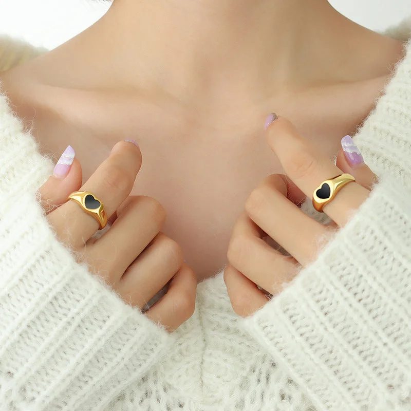 A297 Black Heart Shape Ring-Gold