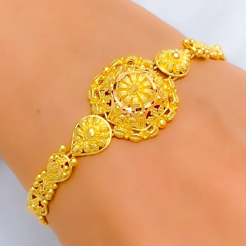 Ladies friendship bracelets-Iconic Delightful 22k Gold Bracelet