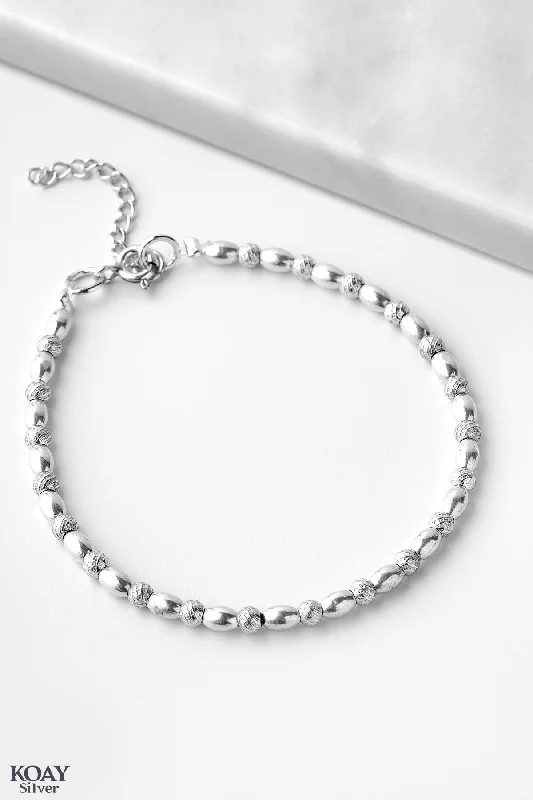 Ladies bangles for wedding-Silver Oval And Balls Bracelet